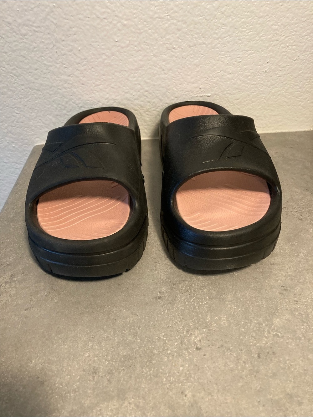 NWOT Reebok Platform Slides - Picture 1 of 9